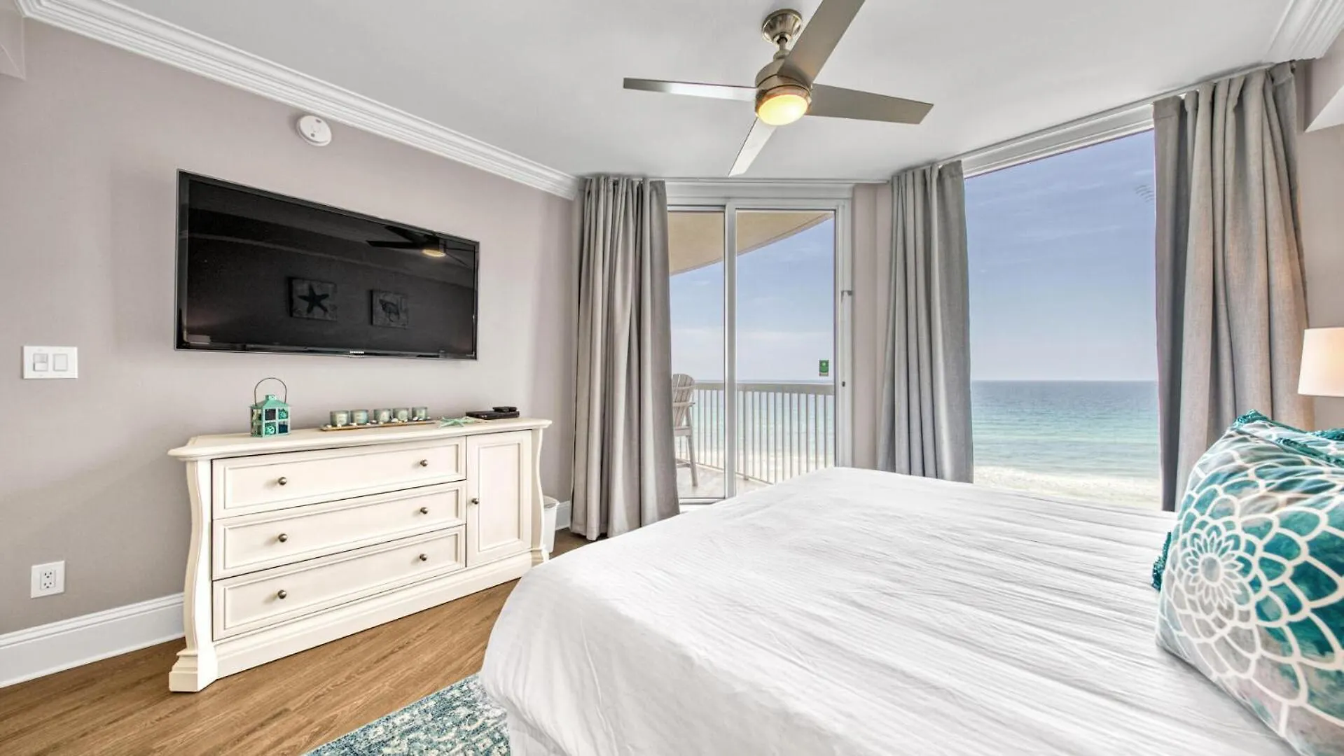 Holiday home St Maarten 907 A Newly Renovated Luxury Beach Front 3 Bedroom 9Th Floor Private Elevator Destin