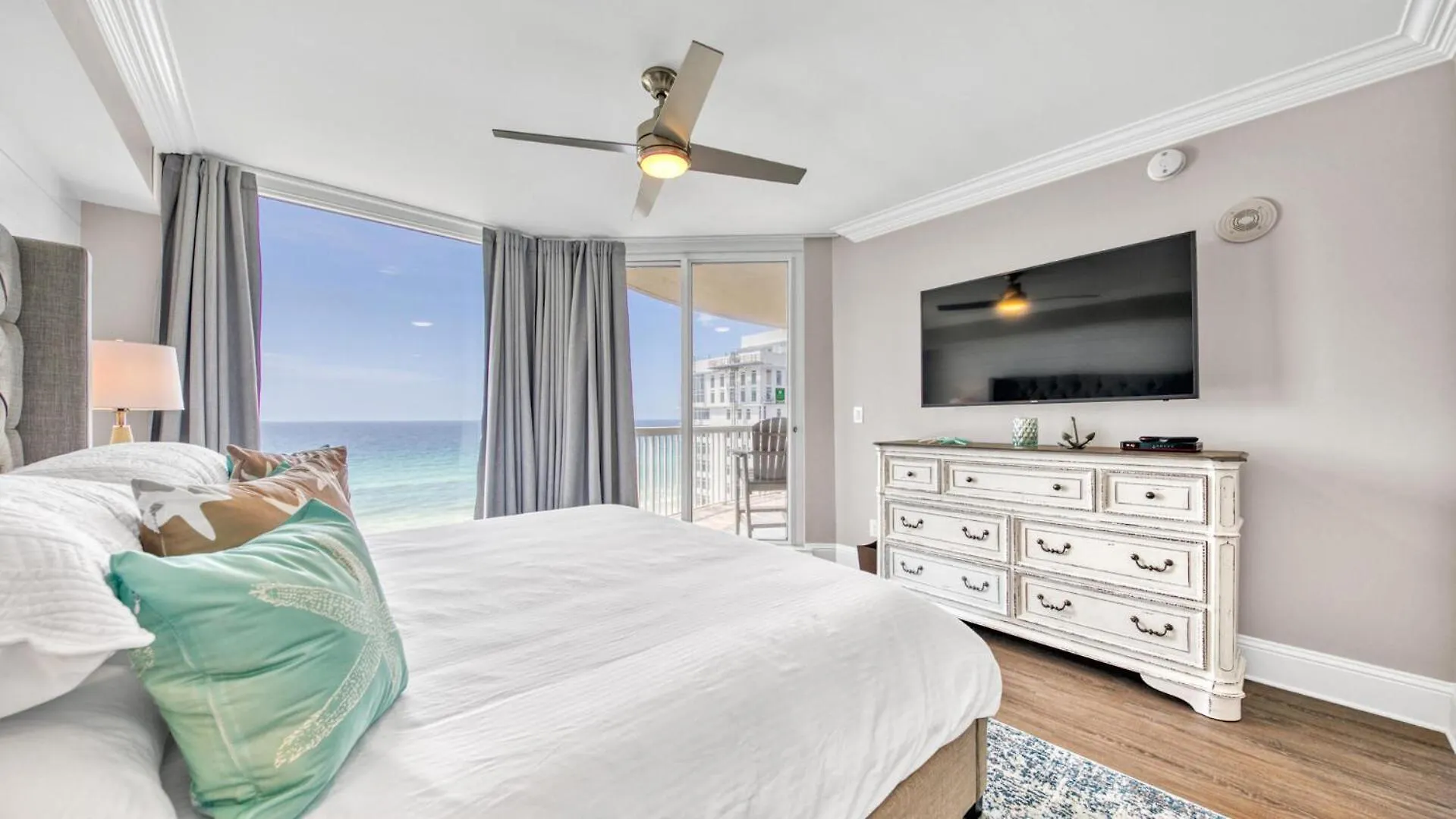 St Maarten 907 A Newly Renovated Luxury Beach Front 3 Bedroom 9Th Floor Private Elevator Destin Holiday home